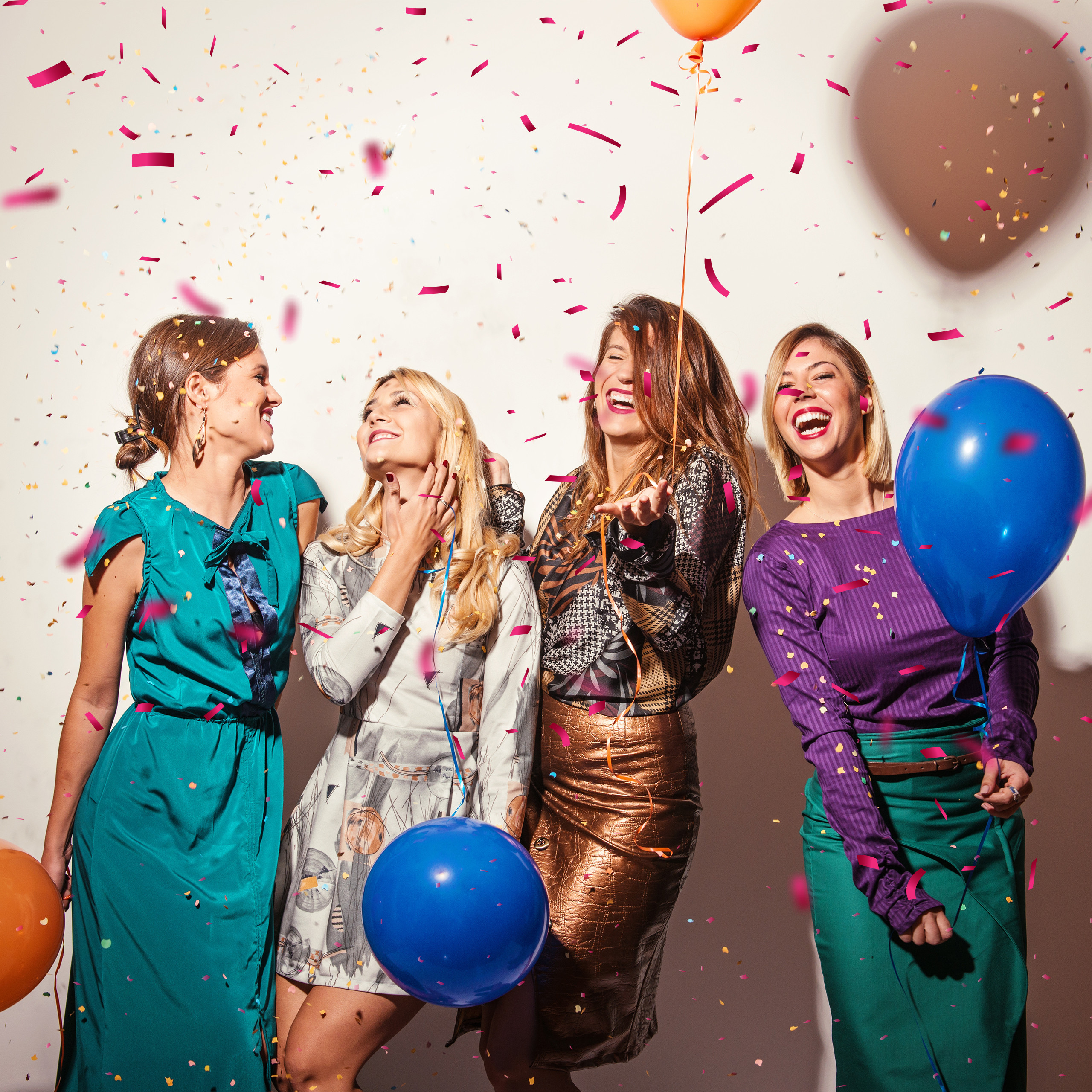 Set 12 Tubo Spara Petali Bianchi Cannone Feste Compleanni Party