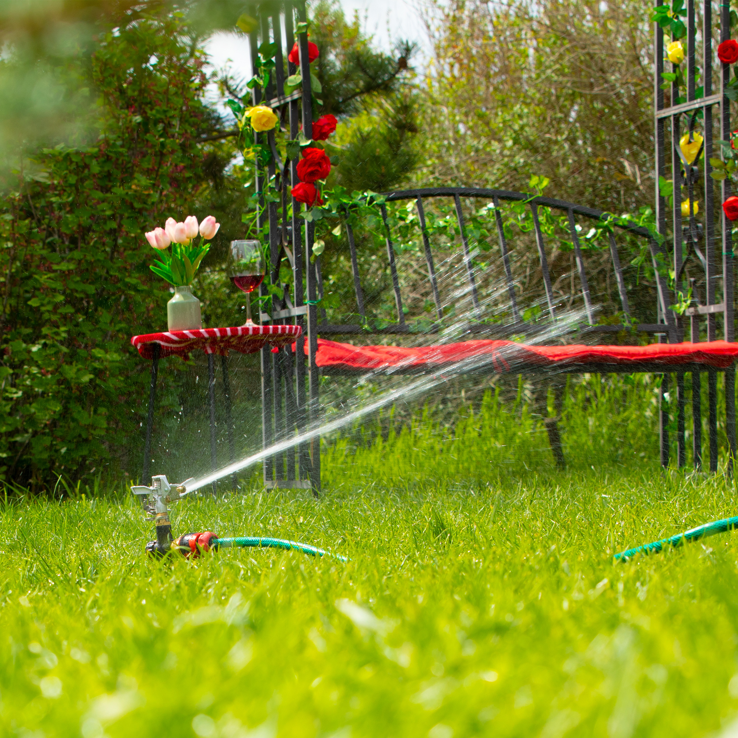 Irrigatore a impatto pulsante in metallo con base in Italia