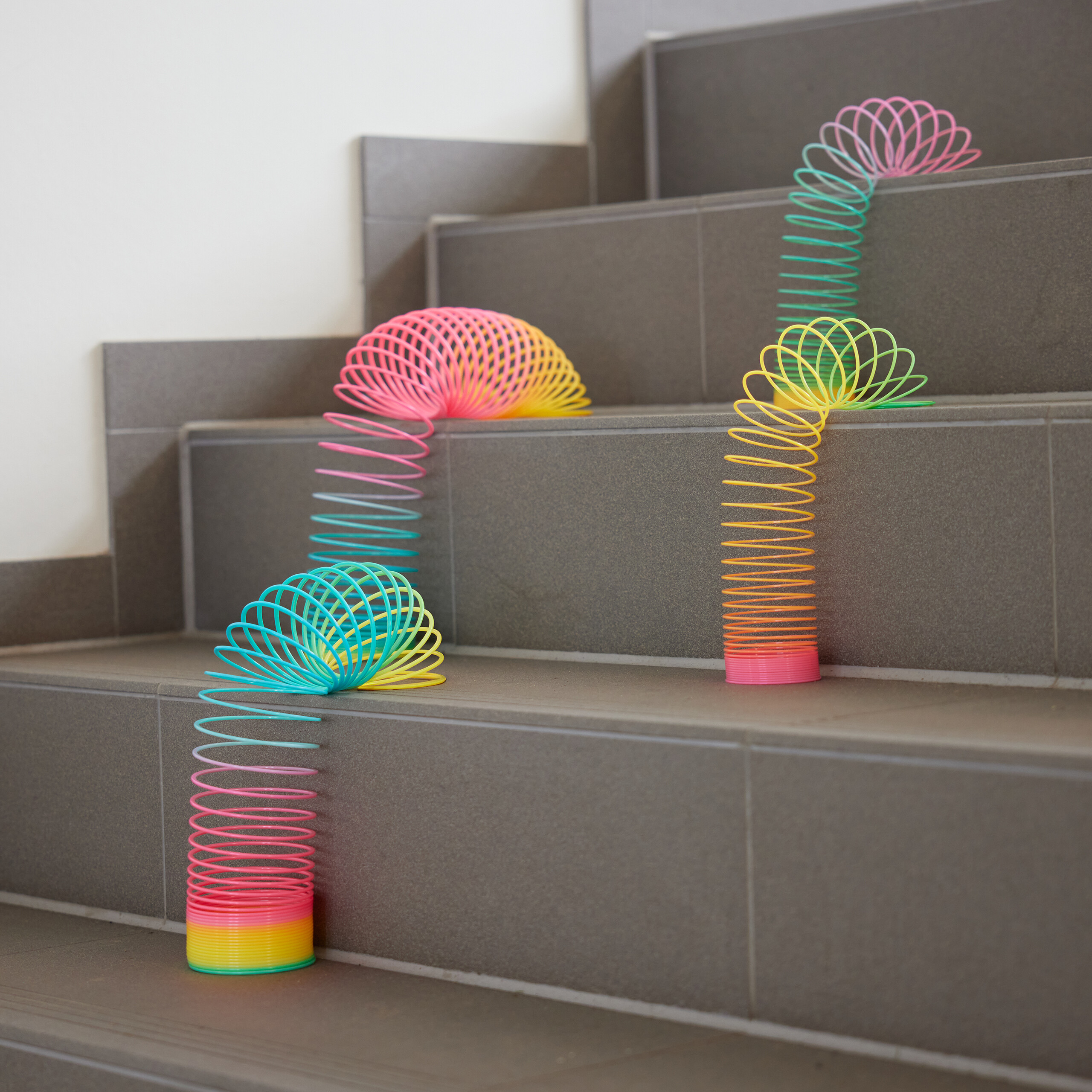Legami Jeu Du Ressort (Slinky) – Spirale En Acier Galvanisé 6,7 Cm – Jouet Vintage Et Intemporel – Cadeau Original – Plaisir Garanti